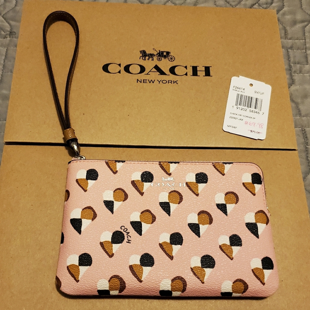 COACH WRISTLET CHECKER HEART PINK BLUSH - BNWT